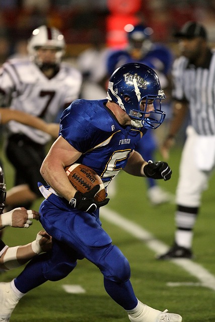 听记者喊等一下 王楚钦跑得更快了：生怕叫自己名字.